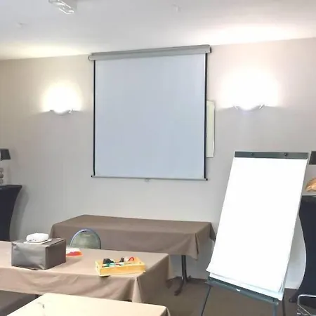 Greet Nancy Sud Hotel